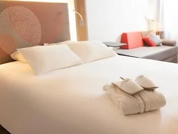 Novotel Centre Bercy 4* פריז
